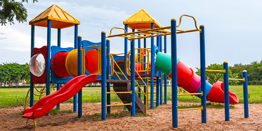Construcción d'Parques Infantiles Con Intego Playground 