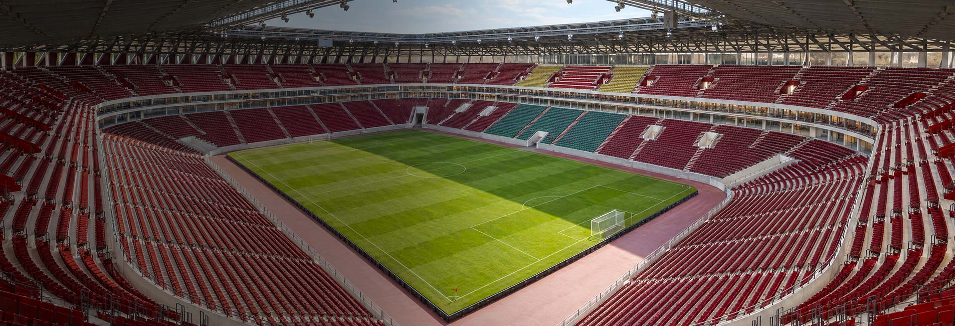 Estadio con capacidad de 35.000